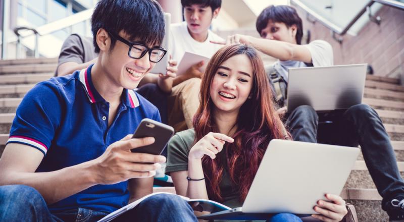 College Students Using BlueJeans Video Conferencing